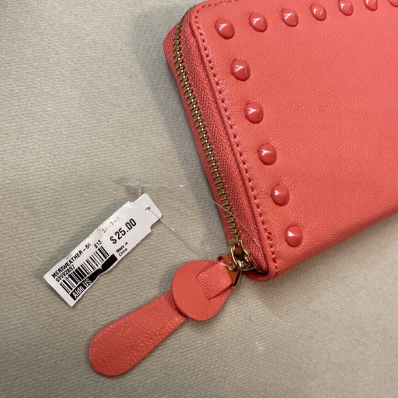 Coral Aldo Wallet - Picture 2 of 5